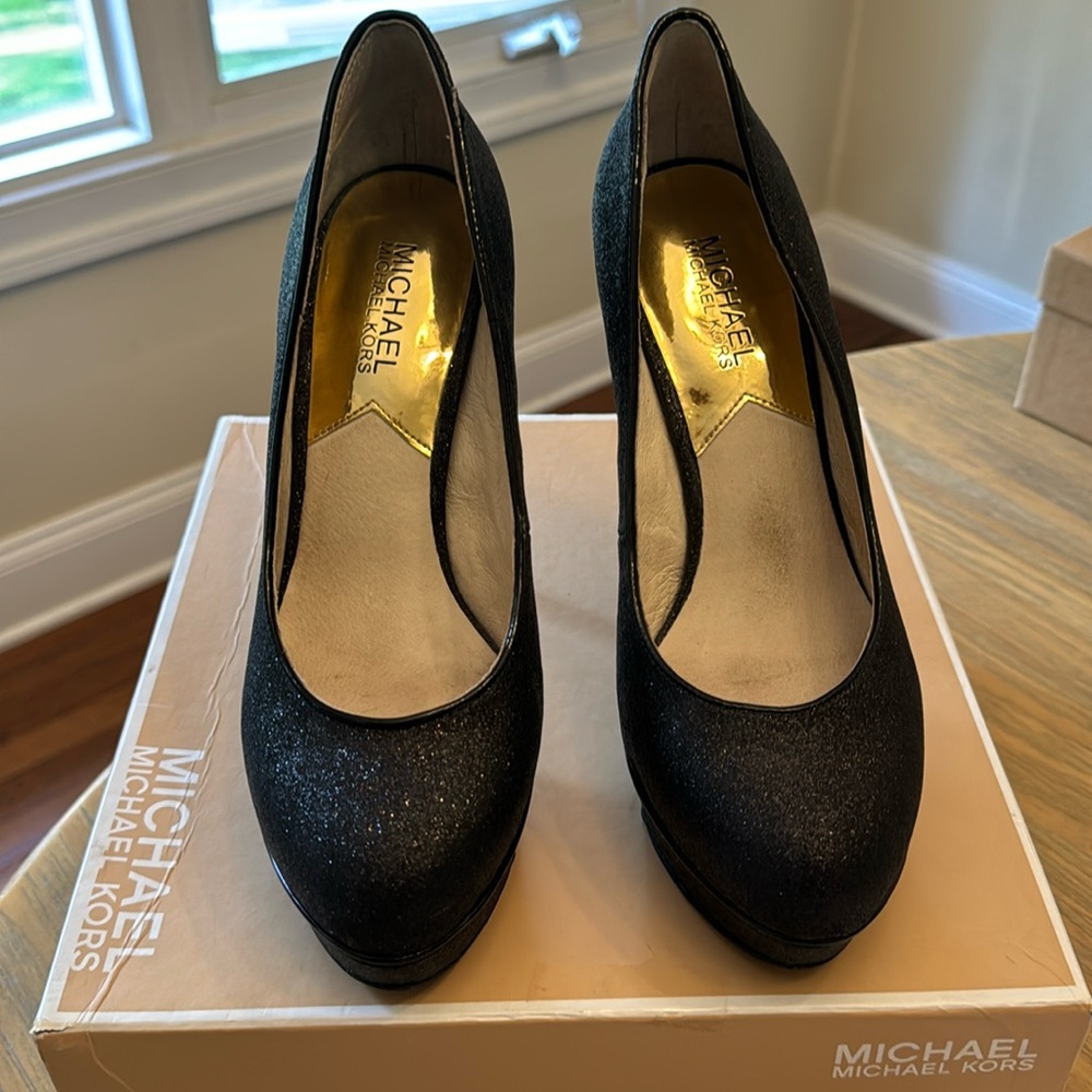 Michael Kors Gideon Glittered Leather Pump
